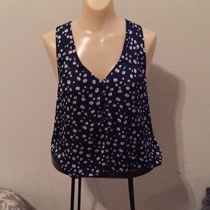 I love H81 floral patterned top